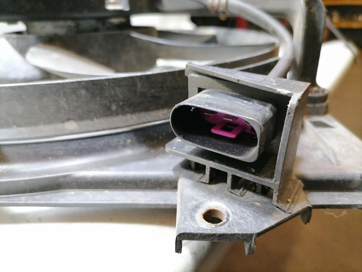 Skoda Fabia 2 Bj.2008 original Elektrol&uuml;fter L&uuml;ftermotor K&uuml;hler 1,4 63KW